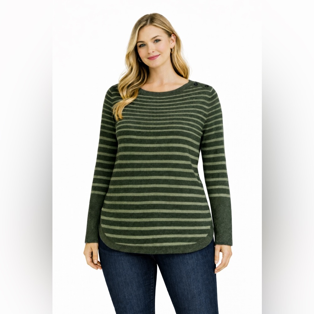 3/$30 - REITMANS Striped Green Sweater